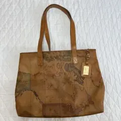 ⭐️プリマプラッセトートバッグ肩掛けショルダー　世界地図柄　A4版収納可能