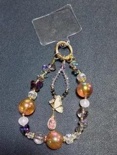 【新品未使用】蝶チャーム付きビーズストラップ／韓国風Y2K　チャームキーホルダー