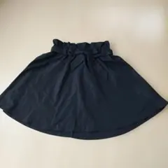 リボン付き黒フレアミニスカート