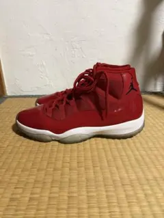 AIR JORDAN 11 RETRO