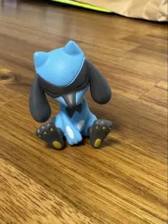ポケモン　肩ズンfig リオル フィギュア