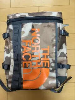 THE NORTH FACE 迷彩柄 バックパック リュック キッズジュニア向けのサムネイル