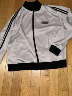 トラックジャケット