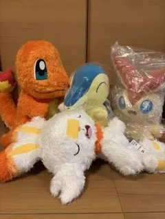 ヒトカゲ　ビクティニ　ヒバニー　ヒノアラシ　ぬいぐるみ　ポケットモンスターのサムネイル