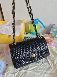 Bally黒いキルティングショルダーバッグ