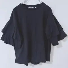 ニコアンド ティアード　二重フリル袖 Tシャツ ブラック　黒　二の腕カバー
