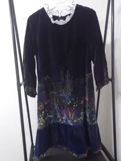 ダークネイビー 花柄刺繍 七分袖 ワンピース