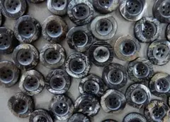水牛の角釦・10ケまとめて・直径20mm・厚み4mm・釦