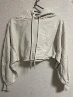 クリーム色 クロップドフードパーカー