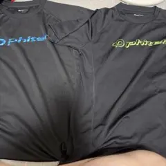 phiten ファイテン Tシャツ 2枚セット限定レア　バドミントンバレーのサムネイル