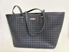 ケイトスペード トートバッグ パンチング 型押し シボ革 黒 通勤通学 