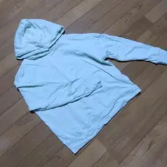 ユニクロ　ライトグリーン　パーカー　Sサイズ
