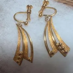 Item thumbnail for item 22f8b206-40c5-44c8-a76a-2af5f3f45706