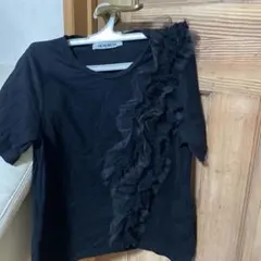 ⭐️大人フリル⭐️ヘレンチア　黒フリルトップスのサムネイル
