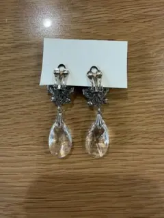 クリスタルドロップイヤリング