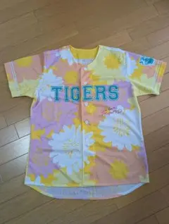 阪神タイガース トラコユニフォーム 花柄　Fサイズ