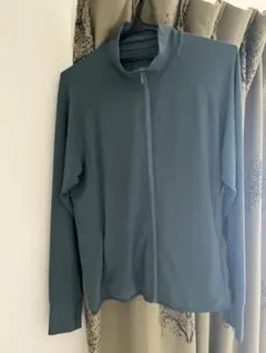 ユニクロ　エアリズム　UVカットパーカー