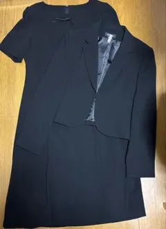 黒のワンピーススーツ（リボン付き） 13号 礼服 喪服