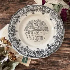 クレイユ・エ・モントロー　アンティーク皿　 歌う猫とロバ クレイユ・エ・モントロー アンティーク皿 歌う猫とロバ - メルカリ