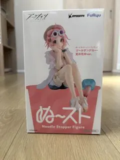 アークナイツ ぬーどるストッパーフィギュア ゴールデングロー 夏の花弁ver.のサムネイル