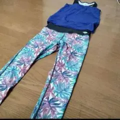 ヨガウェア タンクトップとレギンスセット　ＳからМ