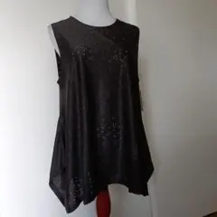 （新品未使用）黒の花柄刺繍ノースリーブチュニック