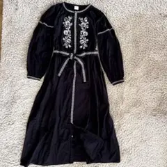 URBAN RESEARCH DOORS 刺繍ロングシャツワンピース　黒