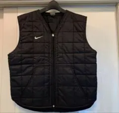 Nike 黒 キルティング ベストのサムネイル