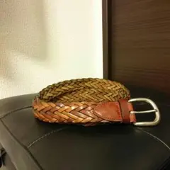 2種類の茶色の編み込みベルト