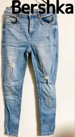 Bershka ライトブルー ダメージデニム