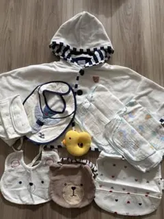 まとめ売り ミキハウス ベビー ポンチョ スタイ お食事エプロン ラトル セット