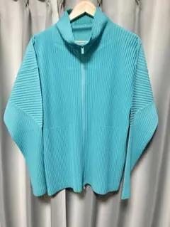HOMME PLISSÉ ISSEY MIYAKE ジャケット、ブルゾン
