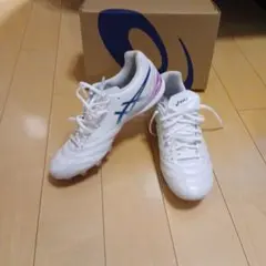 カマキリ様⭐︎ アシックスサッカースパイク - メルカリ