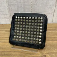 Christian Louboutinスタッズ付き黒レザー二つ折り財布