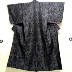 着物 　紬　単衣　黒地に花柄