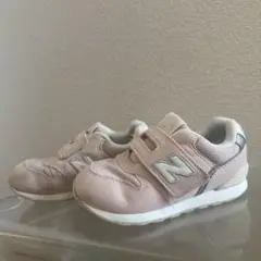 New Balance ベルト付きスニーカー ピンク
