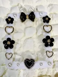 ホイップデコ　ホワイト　ブラック　リボン　花