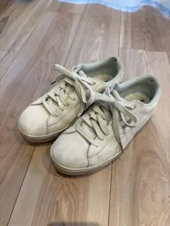 Puma ホワイト スニーカー