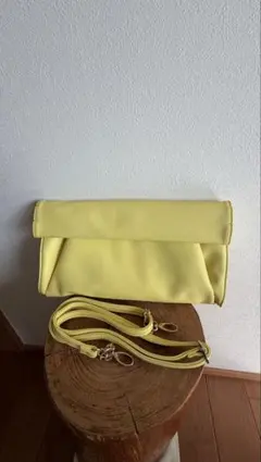 ショルダー紐付きクラッチバッグ 黄色