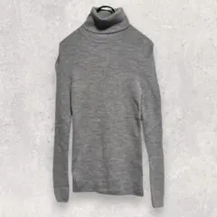 ユニクロ ニット カットソー M グレー タートルネック 定番 シンプル