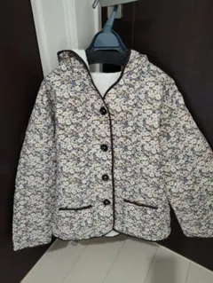 リバティ　アリスW　フード付きキルティングジャケット