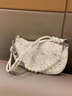 ハンドバッグ白パール革風クラック加工エレガントおしゃれ上品