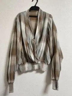 美品 THE Dalls ザダラス シャーリングシャツ ブラウスのサムネイル