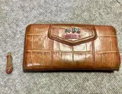 COACHクロコダイル風レザー　長財布