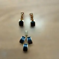 黒と金のフープ型イヤリングとネックレストップセット