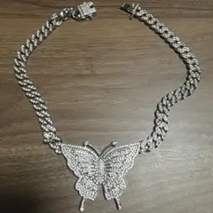 バタフライ　蝶々　ネックレス　ブリンブリン
