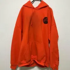 オレンジ パーカー