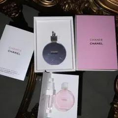 シャネルの香水サンプル&キーチャーム　ショッパー付き