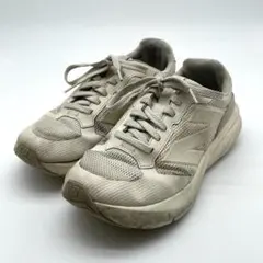 ニューバランス　ウォーキングシューズ　白・グレー　27.5cn
