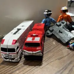 ハイパーレスキューブレイバーレッドサラマンダー＆スーパーアンビュランスDXセットのサムネイル